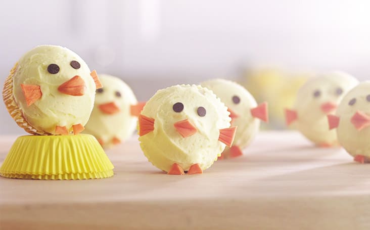 Cupcakes na Veľkú noc v tvare kuriatok.