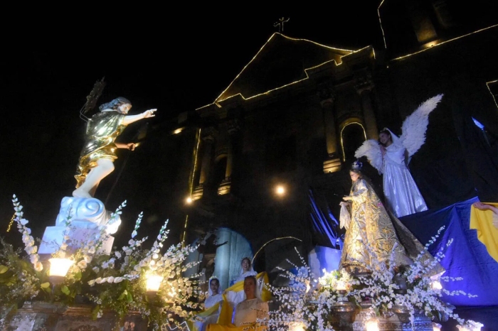 Salubong o Veľkonočnú nedeľu na Filipínach.